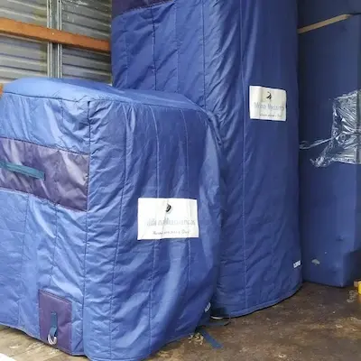 Fogão e geladeira no caminhão